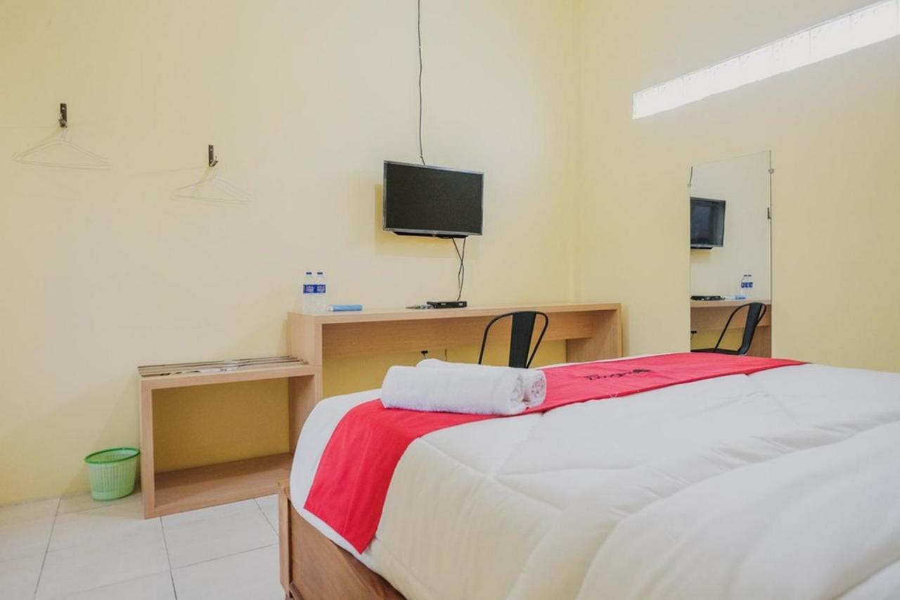 מלון בנדר למפונג Reddoorz Near Rs Imanuel Lampung מראה חיצוני תמונה